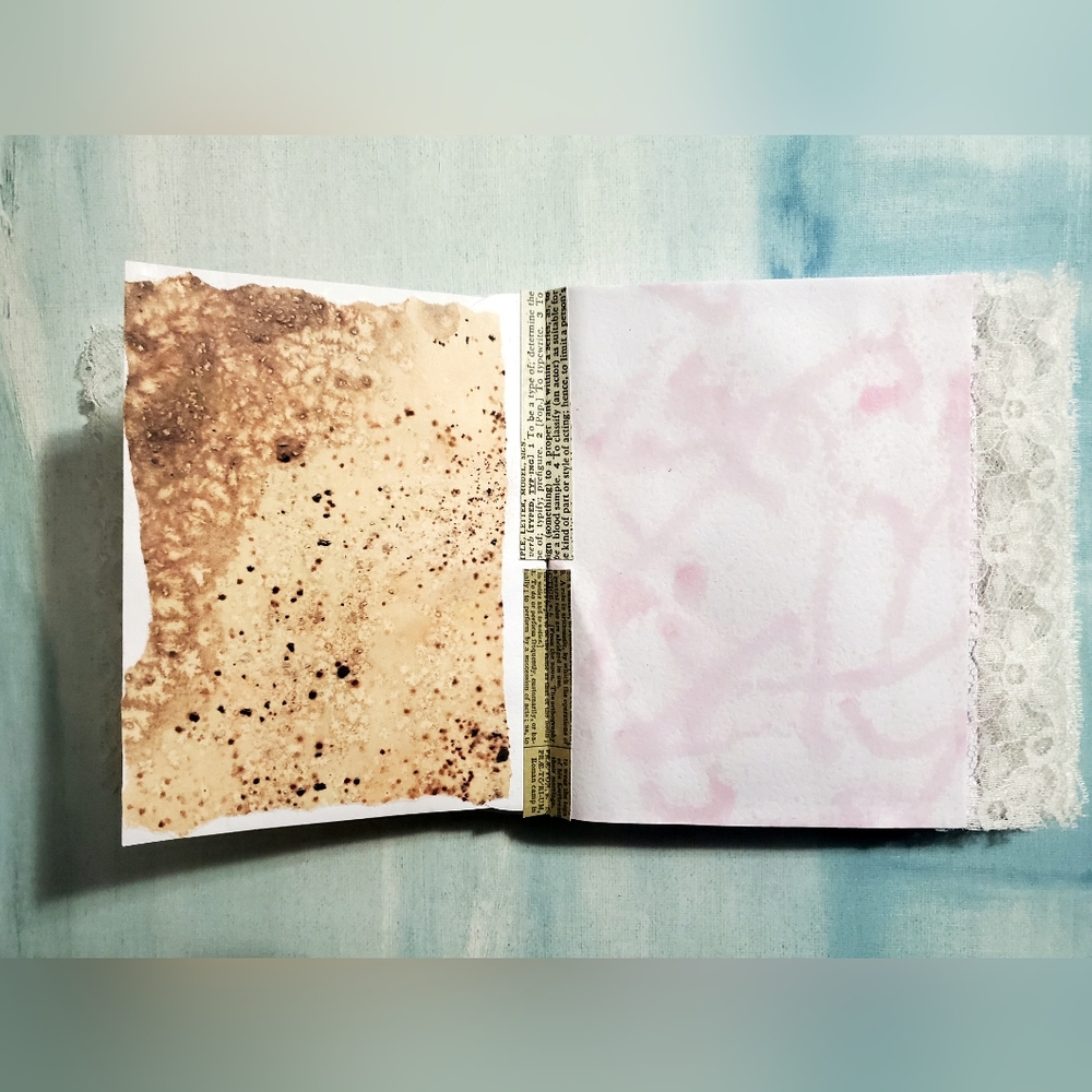 😀 HAND CRAFTED Envelope junk journal with note paper and ephemera - Picture 8 of 17
